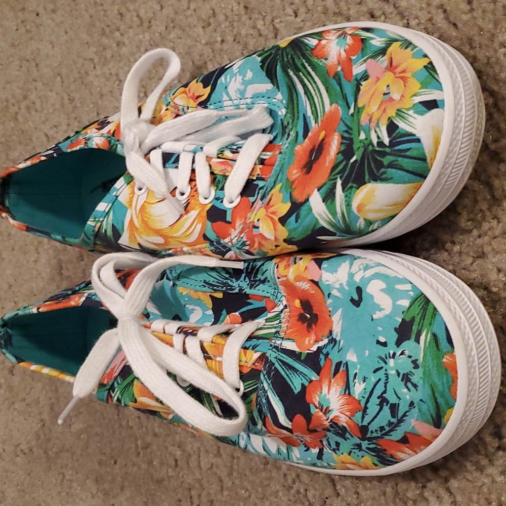 Immaculate tropical sneakers size 11